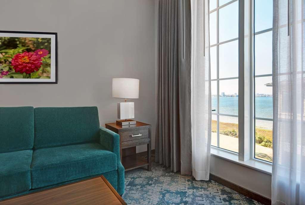 Embassy Suites By Hilton Charleston Harbor Mt. Pleasant Mount Pleasant Chambre photo
